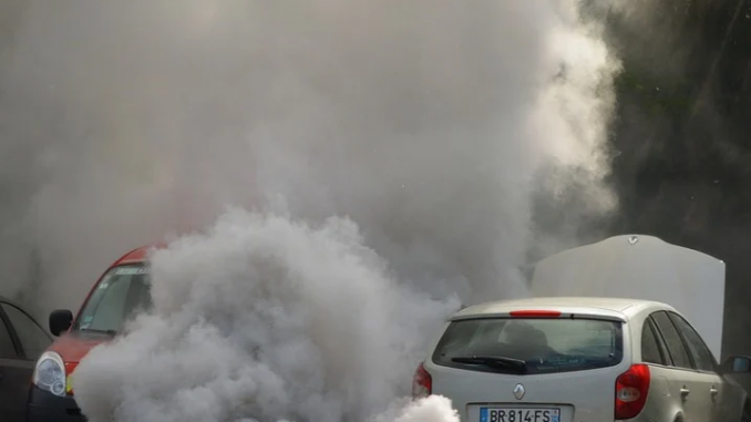 pollution évacuée par une voiture pollution par une voiture