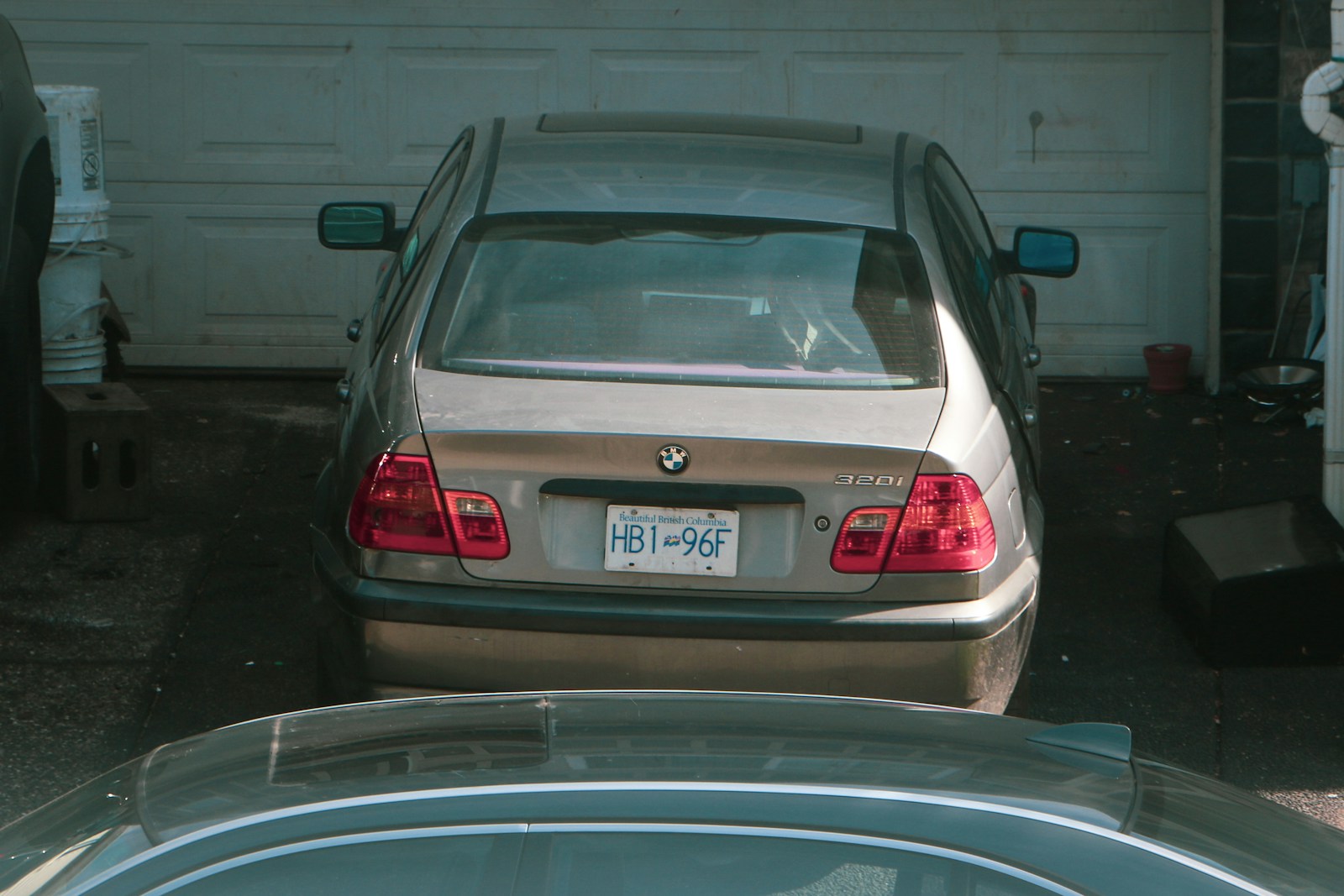 Pièce jupe arrière voiture